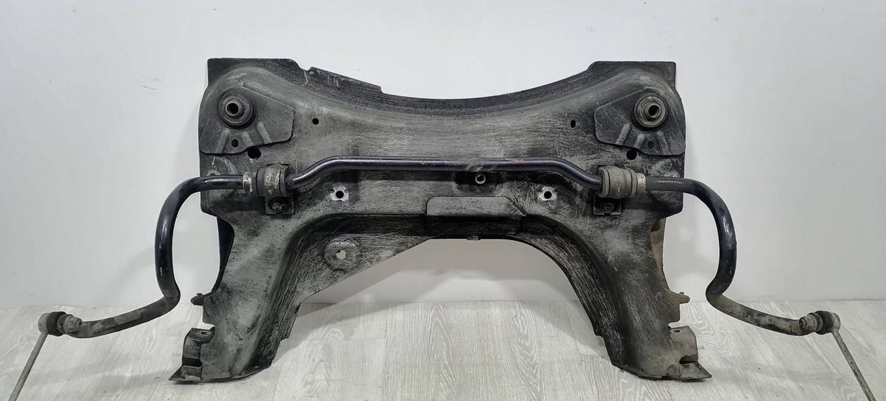 балка подвески передняя (подрамник) Renault Modus 1 поколение JP0J 2004, 1.4 л., i, K4J 770, бензин, 5МКПП, красный, хетчбэк 5 дв., передний привод, 8200500488 - фото №1