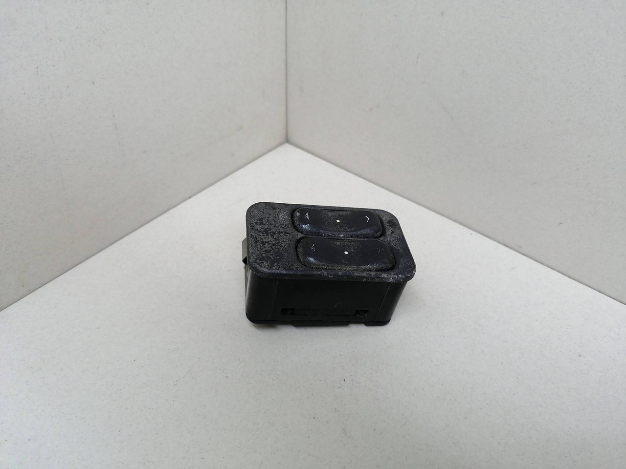 кнопка стеклоподъемника двери передней левой Opel Zafira 1 поколение (A) 2002, 90561088, DELPHI, 13363201 - фото №1