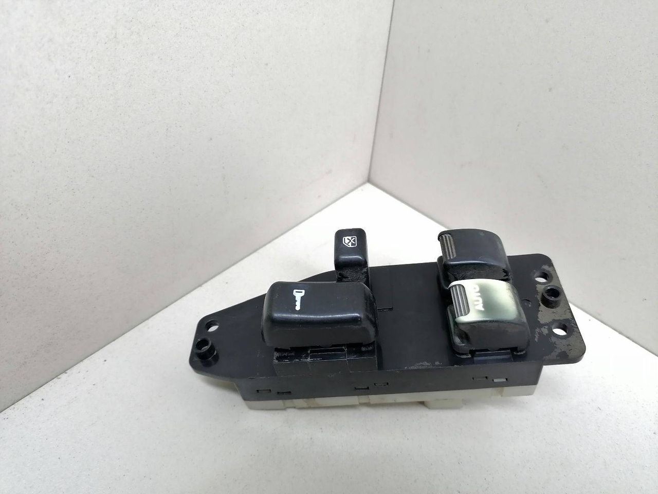 кнопка стеклоподъемника двери передней левой Renault Espace 3 поколение 1999, 2.2 л., G8T 716, дизель, МКПП, минивэн, 7700876399 - фото №1
