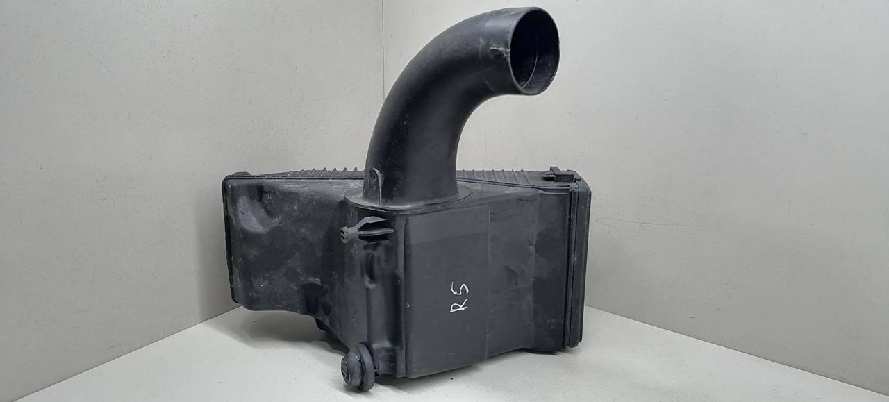 корпус воздушного фильтра Renault Modus 1 поколение JP0J 2004, 1.4 л., i, K4J 770, бензин, 5МКПП, красный, хетчбэк 5 дв., передний привод, 8200212533, H8200215806, 8200250760, H8200250959 - фото №1