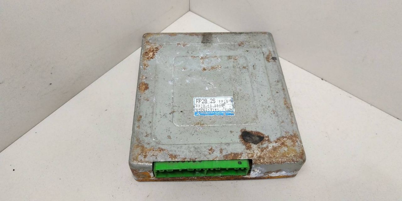 блок управления двигателем Mazda 626 GE 1991, 2.0 л., i, бензин, АКПП, седан, передний привод, E2T86191M1, FP2818881A, FP28S2 - фото №1
