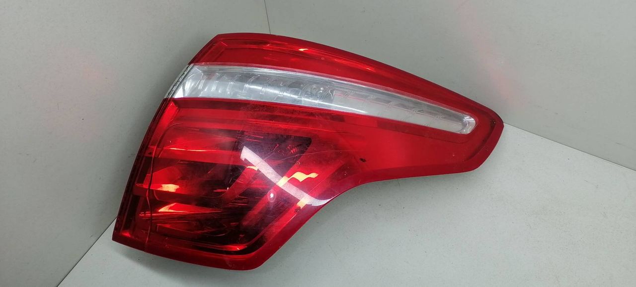 фонарь задний правый Citroen C4 Picasso 1 поколение 2008, 1.6 л., HDi, 9HZ (DV6TED4), дизель, 5МКПП, минивэн, передний привод, 9653547480 - фото №1