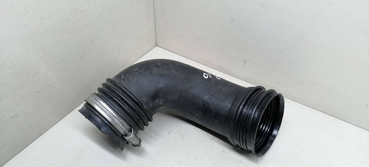 патрубок воздушного фильтра Renault Scenic 2 поколение JM0G 2005, 1.9 л., DCi, F9Q 812, дизель, 6МКПП, серый, минивэн, передний привод, 8200201614A - фото №1