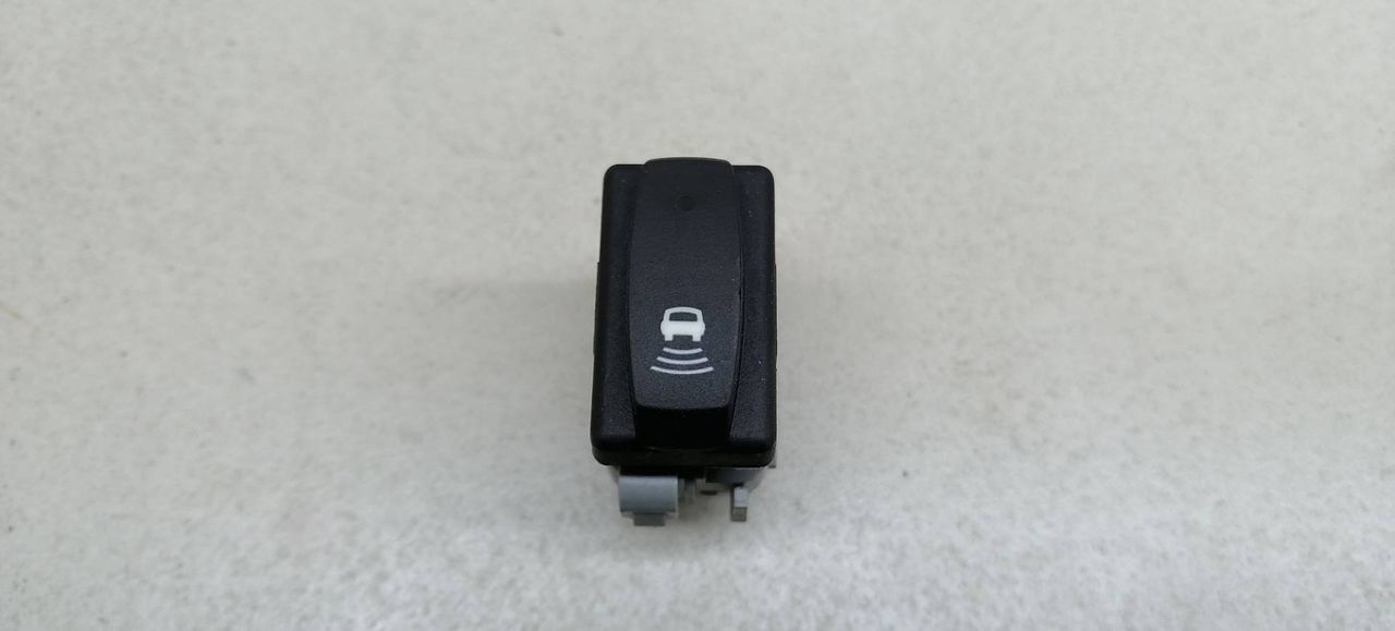 Кнопка парктроника Renault Espace 4 поколение 2006, 1.9 л., DCi, F9Q 820, дизель, 6МКПП, белый, минивэн, передний привод, 8200121194 - фото №1