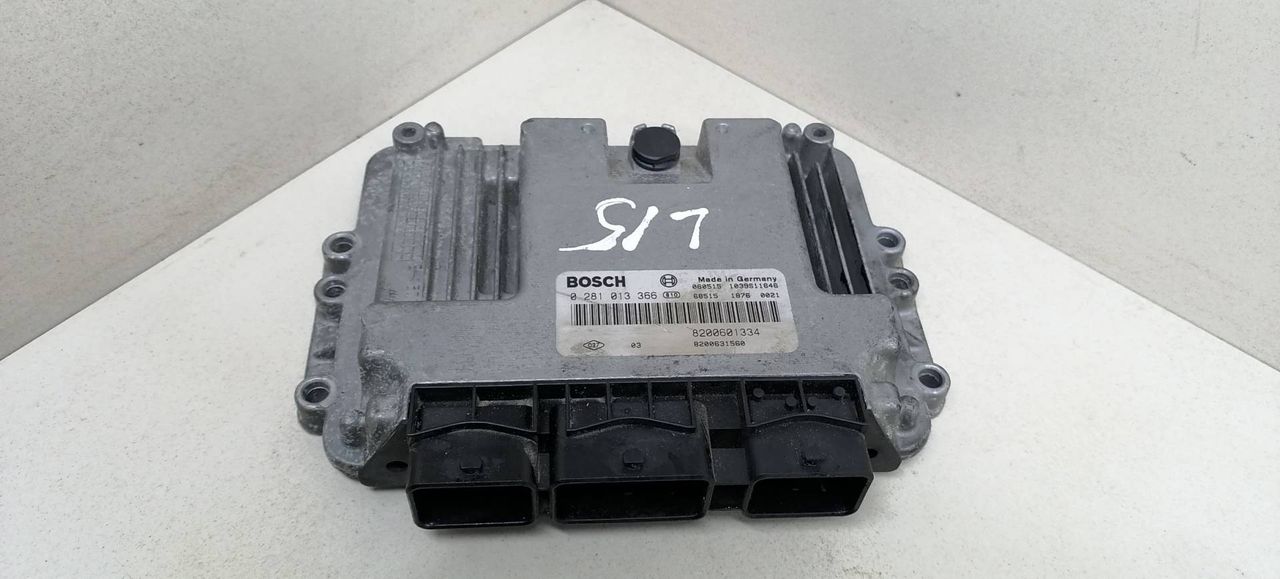 блок управления двигателем Renault Laguna 2 поколение 2004, 1.9 л., CDi, дизель, BOSCH, 0281013366, 8200601334 - фото №1
