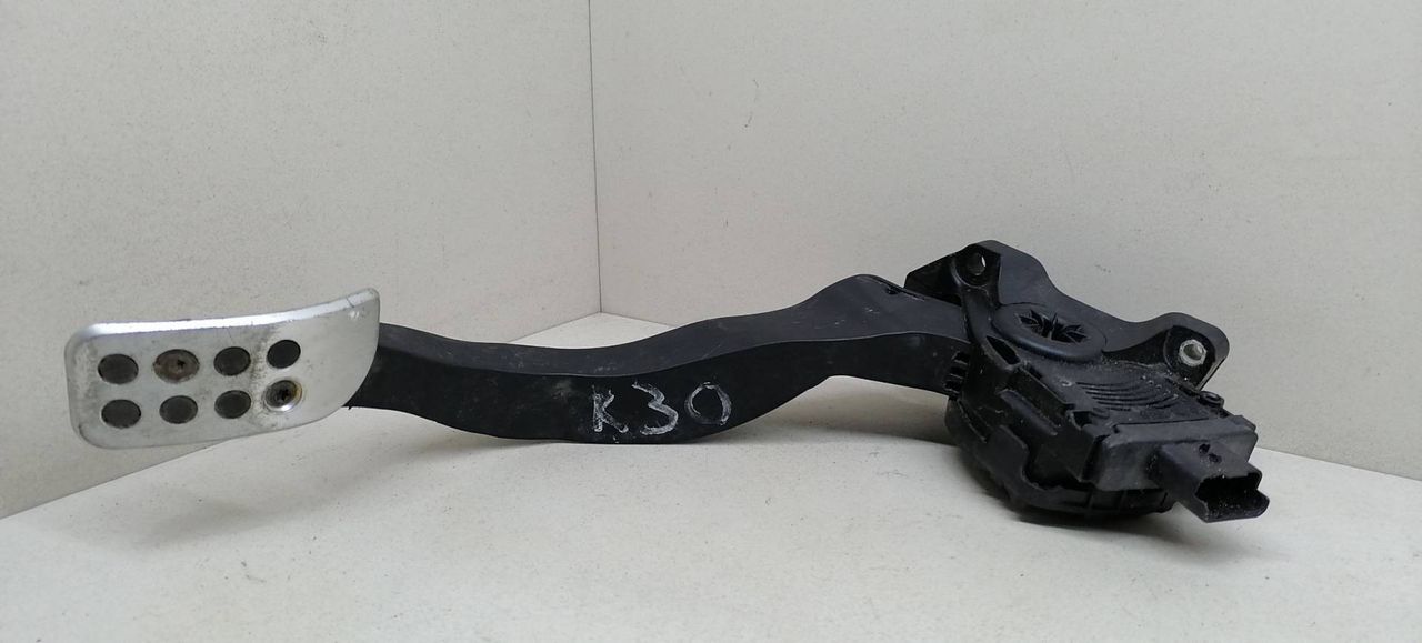 педаль Peugeot 1007 1 поколение 2007, 1.6 л., HDi, 9HZ (DV6TED4), дизель, 5МКПП, серебристый, хетчбэк 3 дв., передний привод, 9680459680, 6PV009083-15 - фото №1