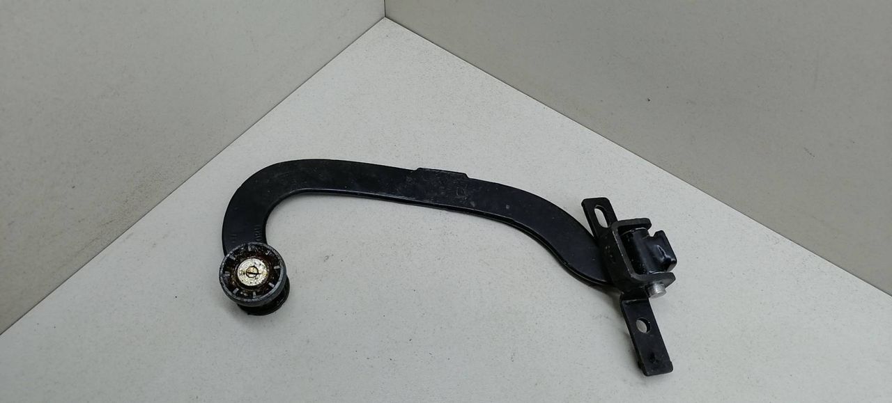 ролик двери сдвижной Peugeot 1007 1 поколение 2007, 1.6 л., HDi, 9HZ (DV6TED4), дизель, 5МКПП, серебристый, хетчбэк 3 дв., передний привод, 9033Q0 - фото №1