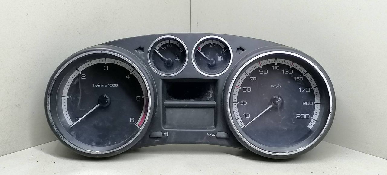 щиток приборов (приборная панель) Peugeot 308 1 T7 2007, 1.6 л., HDi, 9HZ (DV6TED4), дизель, 5МКПП, синий, хетчбэк 5 дв., передний привод, 9665107480, TN70B8I8H - фото №1