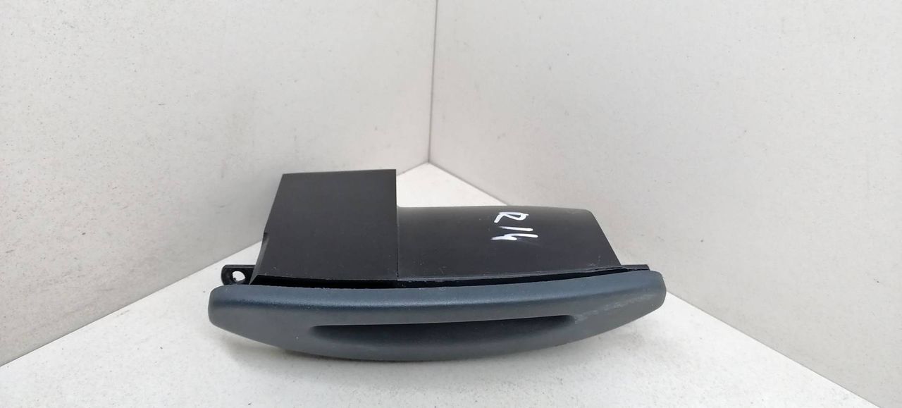 пепельница Renault Megane 1 поколение DA0F 1997, 1.6 л., i, K7M 702, бензин, 5МКПП, синий, купе, передний привод, 7700847578 - фото №1