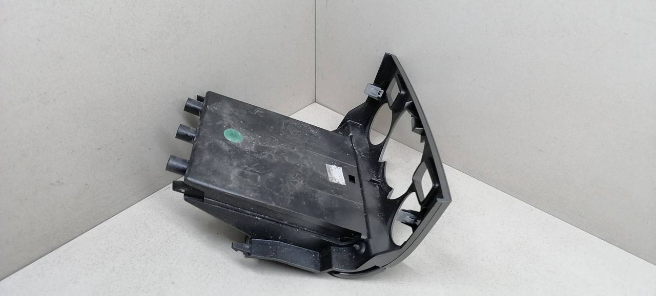 пепельница Peugeot 308 1 T7 2007, 1.6 л., HDi, 9HZ (DV6TED4), дизель, 5МКПП, синий, хетчбэк 5 дв., передний привод, 8230W5 - фото №1
