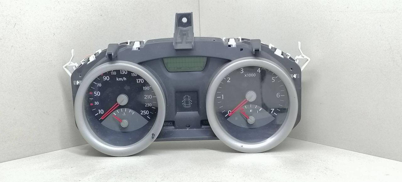 щиток приборов (приборная панель) Renault Megane 2 поколение BM0B 2003, 1.4 л., i, K4J 730, бензин, 5МКПП, серебристый, хетчбэк 5 дв., передний привод, 8200306538 - фото №1
