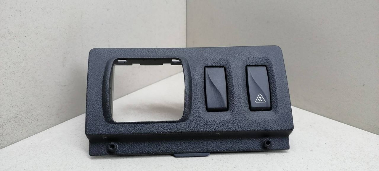 кнопка ASC / ESP Renault Laguna 3 поколение BT0A 2009, 1.5 л., DCi, K9K 780, дизель, 6МКПП, серый, хетчбэк 5 дв., передний привод, VALEO - фото №1