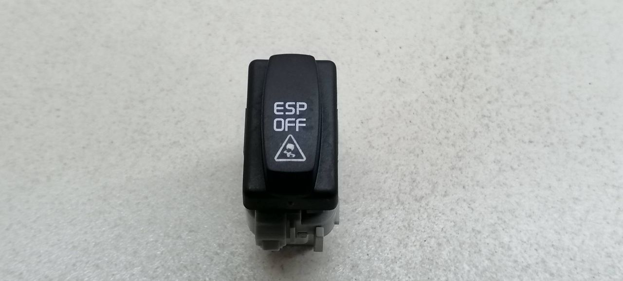 кнопка ASC / ESP Renault Laguna 2 поколение 2004, 1.9 л., DCi, F9Q 670, дизель, МКПП, салатовый, универсал, передний привод, 003452B - фото №1