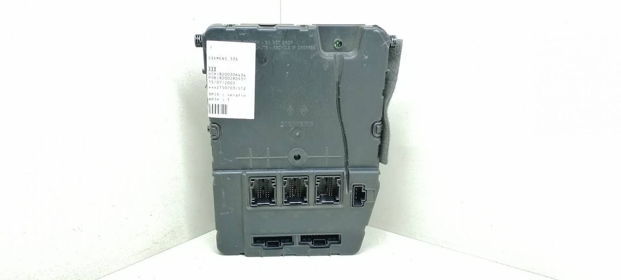 блок комфорта Renault Megane 2 поколение BM0B 2003, 1.4 л., i, K4J 730, бензин, 5МКПП, серебристый, хетчбэк 5 дв., передний привод, SIEMENS, 8200306434, 8200280937 - фото №1