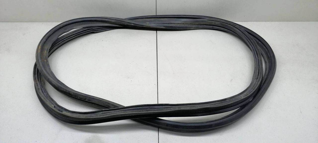 уплотнитель двери Mitsubishi Colt 5 поколение (CJO) CJ1A 1997, 1.3 л., i, 4G13 (12V), бензин, 5МКПП, голубой металлик, хетчбэк 3 дв., передний привод, MR186335 - фото №1