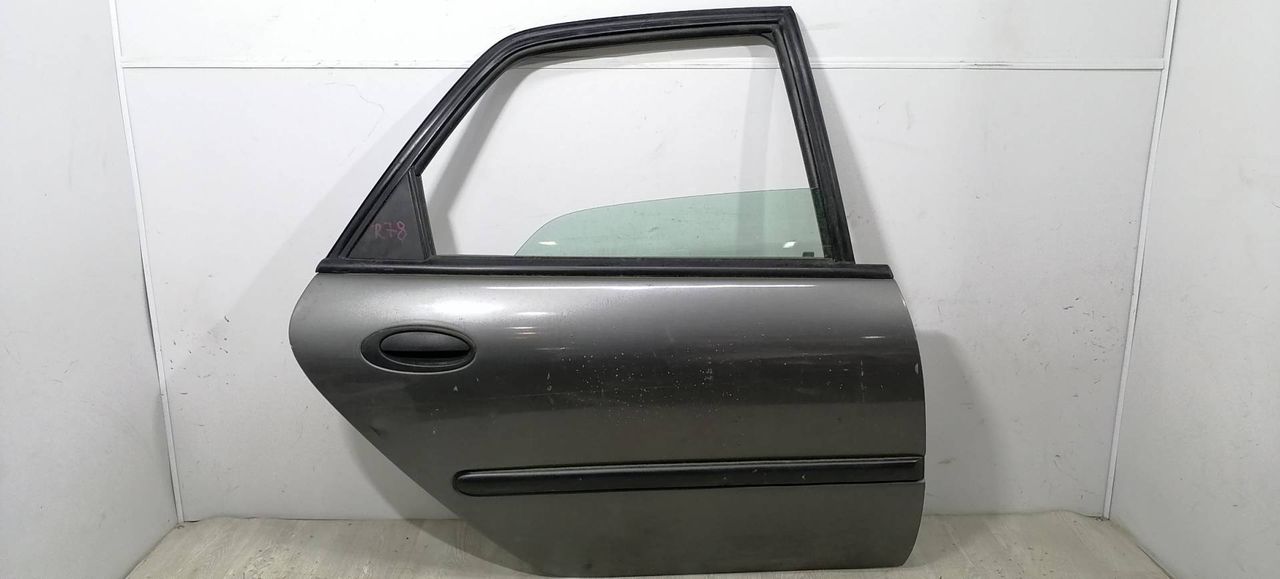 дверь задняя правая Renault Laguna 1 поколение 1998, 2.2 л., TD, G8T 752, дизель, 5МКПП, серый, универсал, передний привод, 7751468113 - фото №1