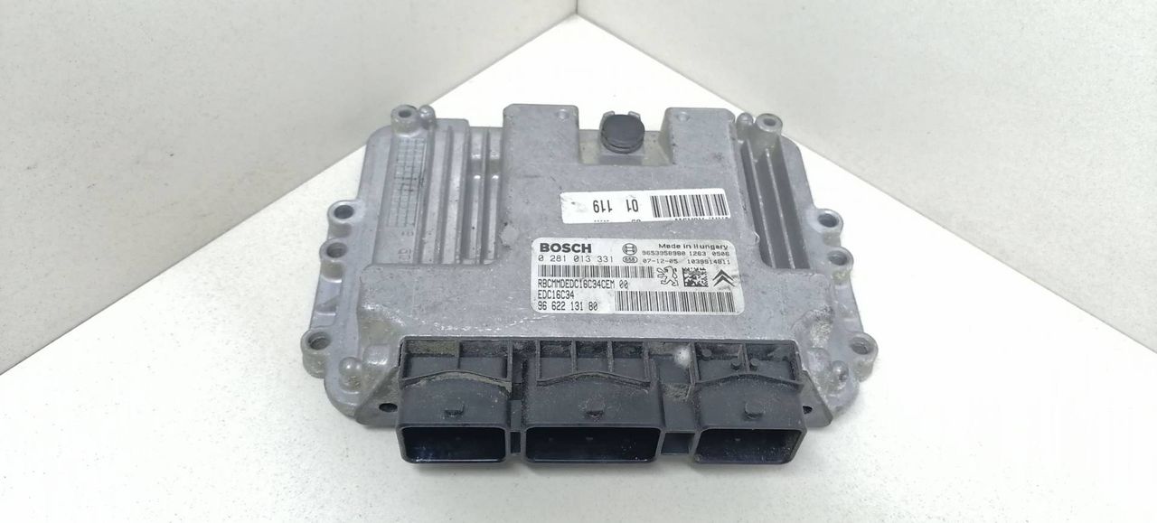 блок управления двигателем Peugeot 307 1 поколение 2005, 1.6 л., дизель, МКПП, 0281013331, 9662213180 - фото №1