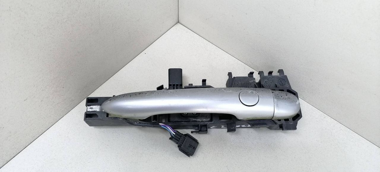 ручка наружная задняя левая Renault Scenic 2 поколение JM0G 2005, 1.9 л., DCi, F9Q 812, дизель, 6МКПП, серый, минивэн, передний привод, 8200289825 - фото №1