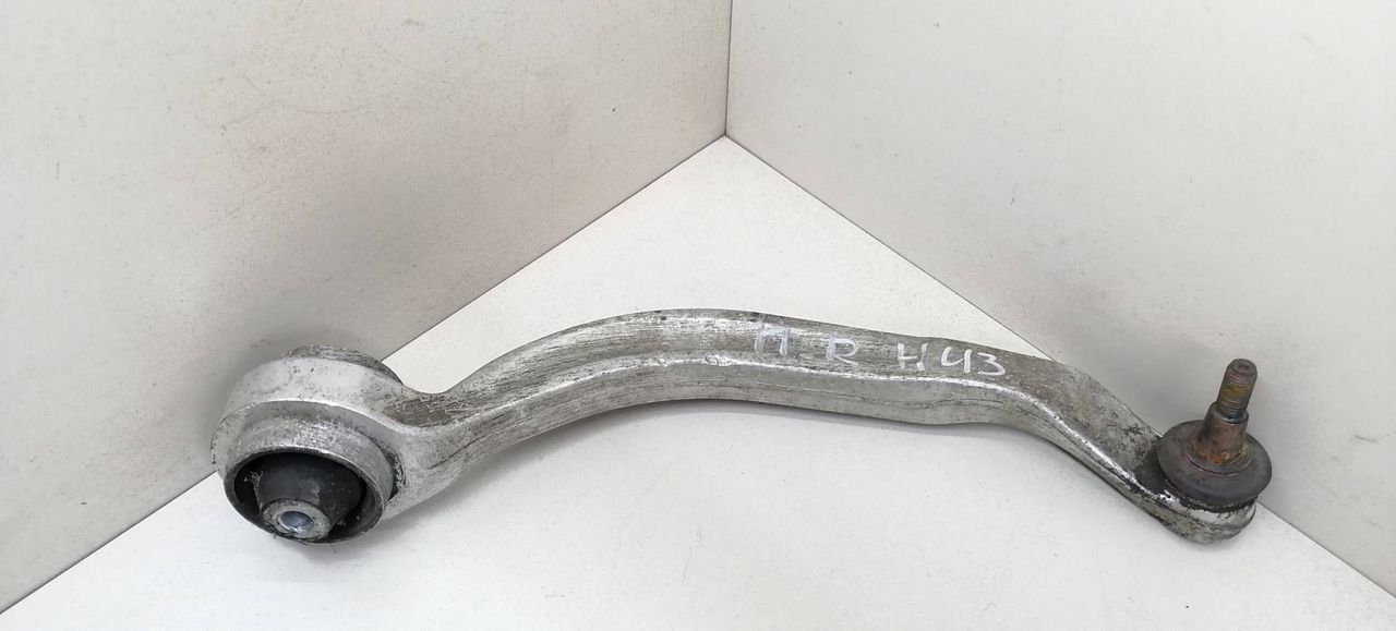 рычаг передний правый Volkswagen Passat B5 3B5 1997, 1.9 л., TDi, AHU, дизель, 5МКПП, серебристый, седан, передний привод, 4D0407696J - фото №1