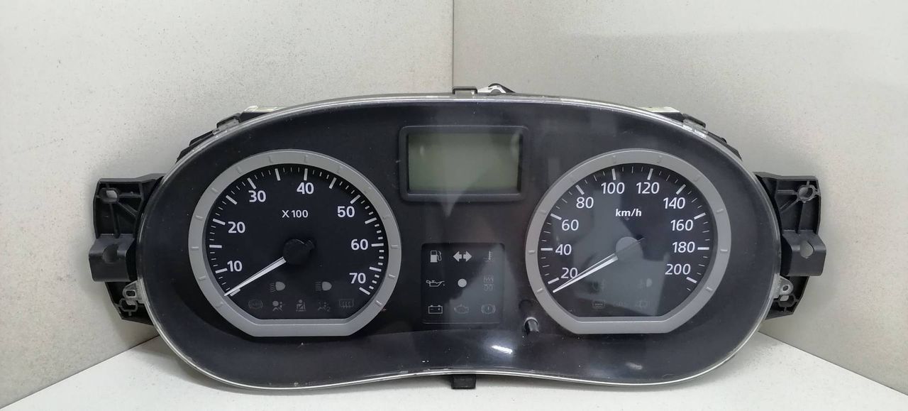 щиток приборов (приборная панель) Dacia Logan 1 поколение 2007, 1.5 л., DCi, дизель, 5МКПП, универсал, передний привод, P8200752820 - фото №1