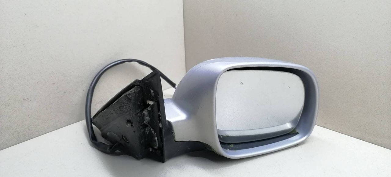 зеркало наружное правое Volkswagen Passat B5 3B5 1997, 1.9 л., TDi, AHU, дизель, 5МКПП, серебристый, седан, передний привод, 3B1857538B - фото №1