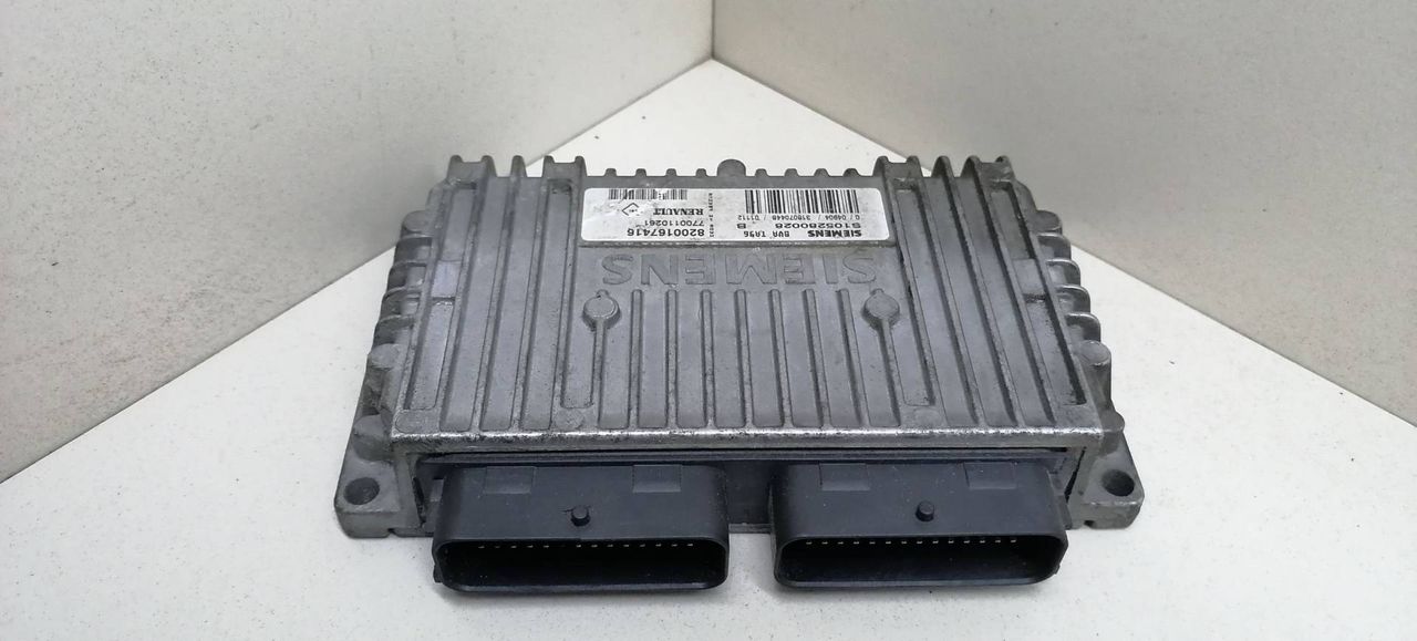 блок управления АКПП Renault Megane 1 поколение 1998, 1.6 л., бензин, 7700110261, 8200167416, S105280028B - фото №1