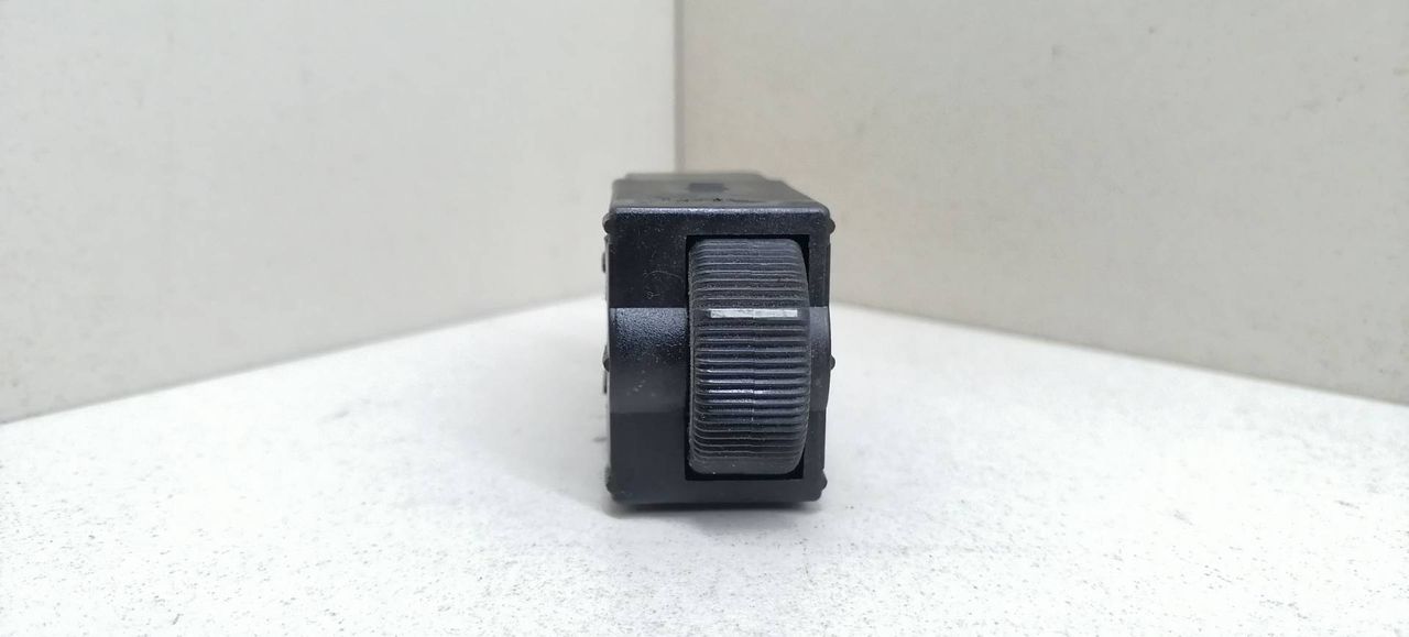 кнопка корректора фар Mitsubishi Space Star 1 поколение 1999, LK04001000 - фото №1