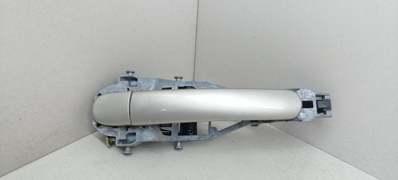 ручка наружная задняя правая Skoda Octavia 2 поколение (A5) 1Z 2005, 1.9 л., TDi, BJB, дизель, 5МКПП, бежевый, хетчбэк 5 дв., передний привод, 3B0837207G, 1Z0839885 - фото №1