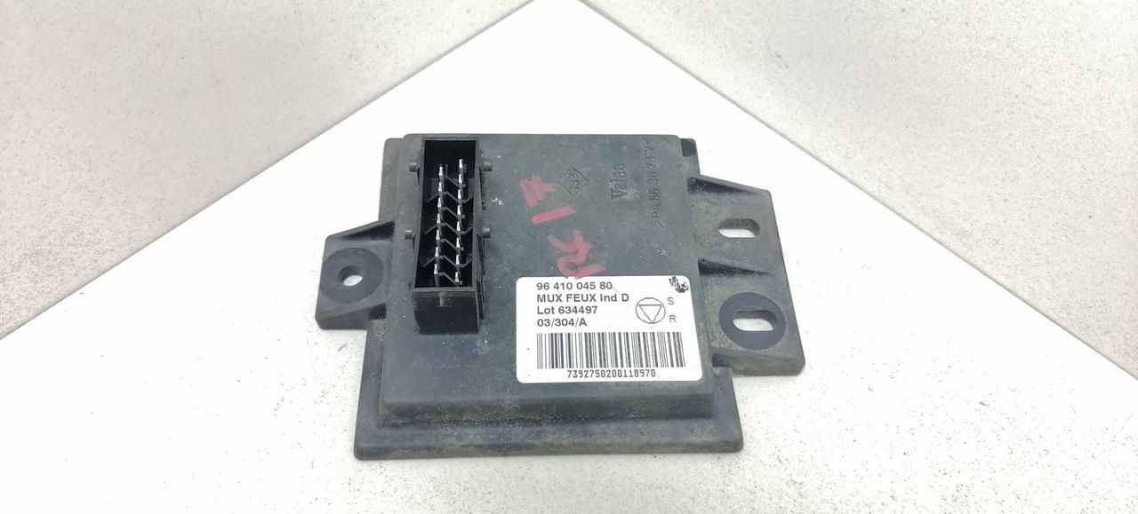 коммутатор зажигания Peugeot 607 1 поколение 9D 2003, 2.2 л., HDi, 4HX (DW12TED4/FAP), дизель, АКПП, синий, седан, передний привод, 9641004580 - фото №1