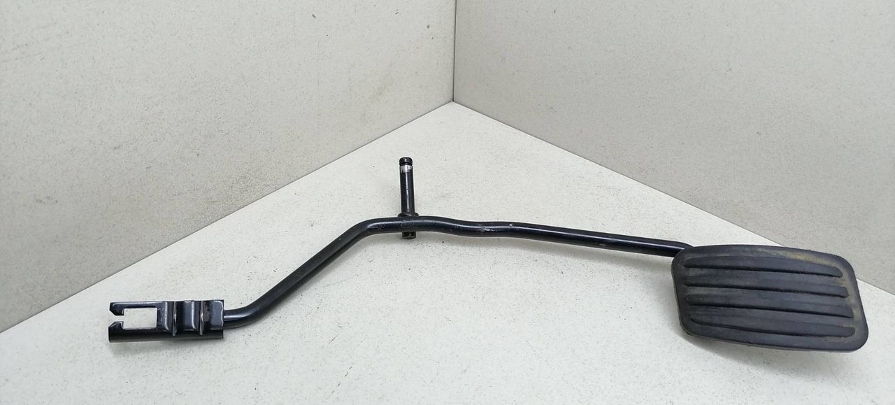 педаль Peugeot 406 1 поколение 1998, 1.9 л., TD, DHX (XUD9TE), дизель, 5МКПП, зелёный, передний привод, 1601F8 - фото №1