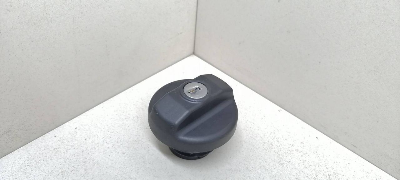 пробка топливного бака Volkswagen Passat B5 3B5 1997, 1.9 л., TDi, AHU, дизель, 5МКПП, серебристый, седан, передний привод, 1J0201550AN01C - фото №1