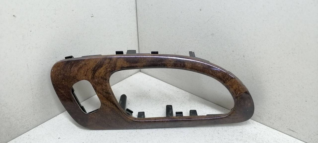 накладка на ручку Peugeot 607 1 поколение 9D 2003, 2.2 л., HDi, 4HX (DW12TED4/FAP), дизель, АКПП, синий, седан, передний привод, 9635733580 - фото №1