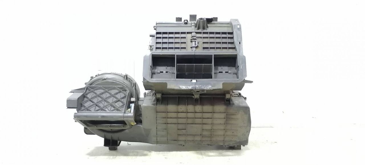 корпус отопителя (печки) Peugeot 406 1 поколение 1998, 1.9 л., TD, DHX (XUD9TE), дизель, 5МКПП, зелёный, передний привод, BEHR, 9184960000, 9450646ZL - фото №1