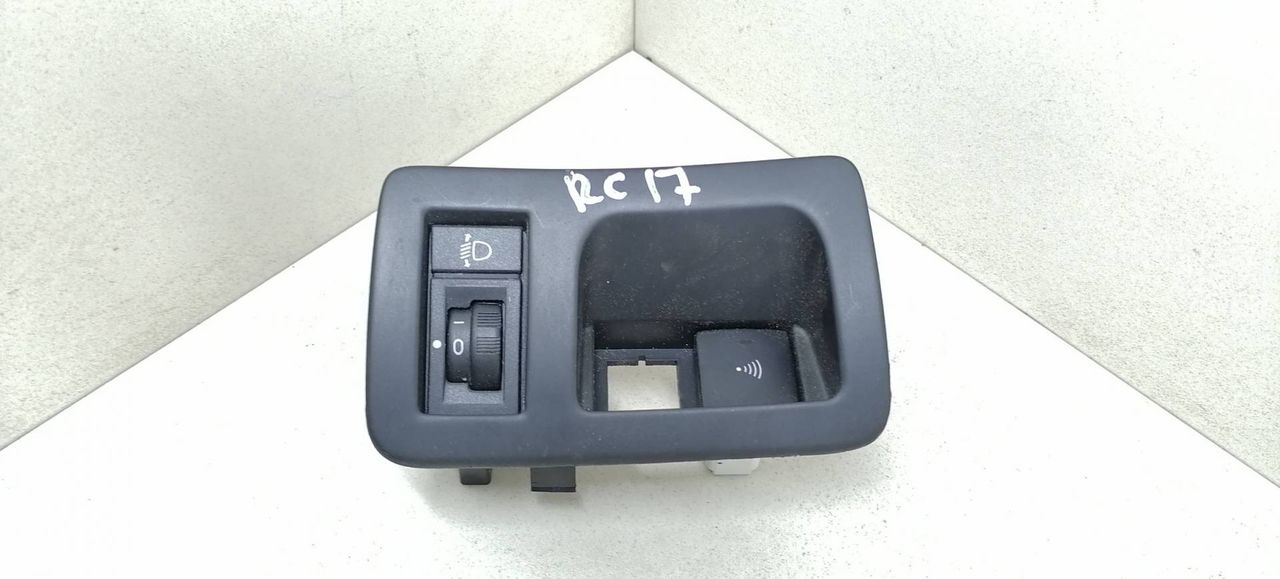 кнопка корректора фар Peugeot 607 1 поколение 9D 2003, 2.2 л., HDi, 4HX (DW12TED4/FAP), дизель, АКПП, синий, седан, передний привод, 19256984 - фото №1