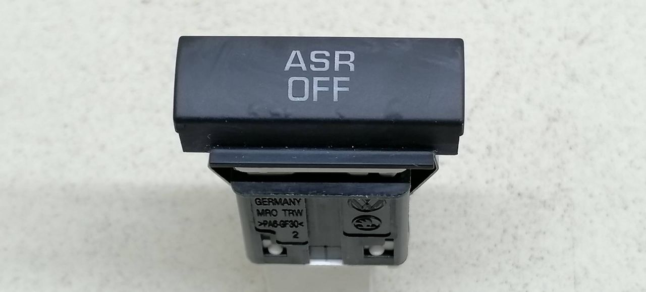кнопка ASC / ESP Skoda Octavia 2 поколение (A5) 1Z 2005, 1.9 л., TDi, BJB, дизель, 5МКПП, бежевый, хетчбэк 5 дв., передний привод, 1Z0927133A - фото №1