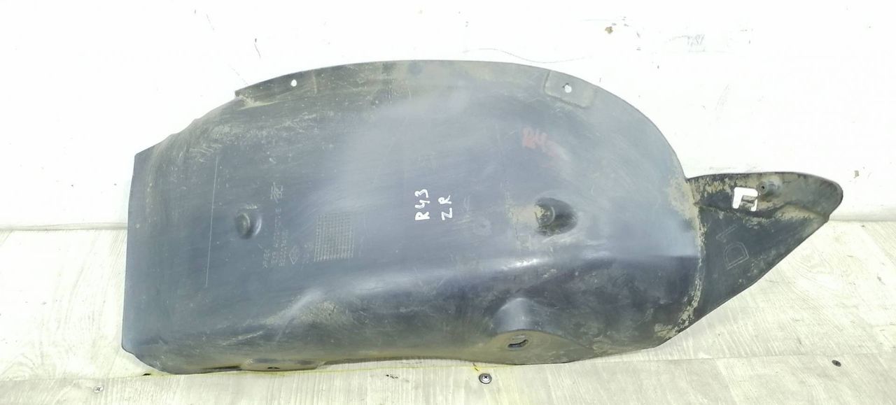 защита арок задняя правая (подкрылок) Renault Megane 2 поколение BM0B 2003, 1.4 л., i, K4J 730, бензин, 5МКПП, серебристый, хетчбэк 5 дв., передний привод, 8200074051 - фото №1