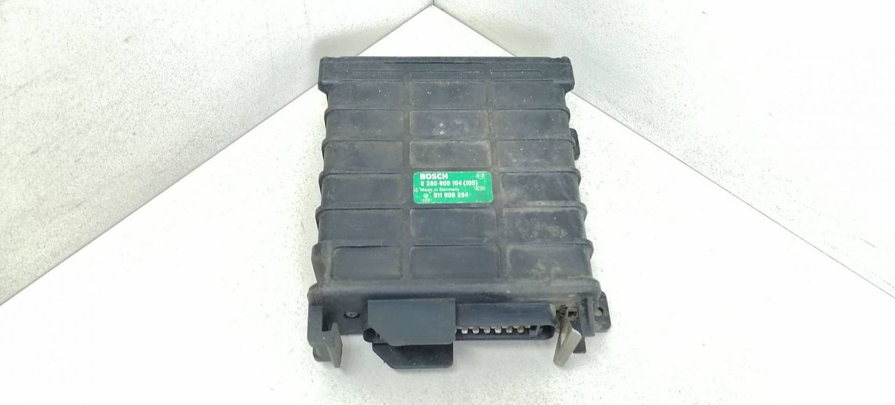 блок управления двигателем Volkswagen Passat B3 1989, 1.8 л., бензин, 811906264, 0280800104, 0280800105 - фото №1