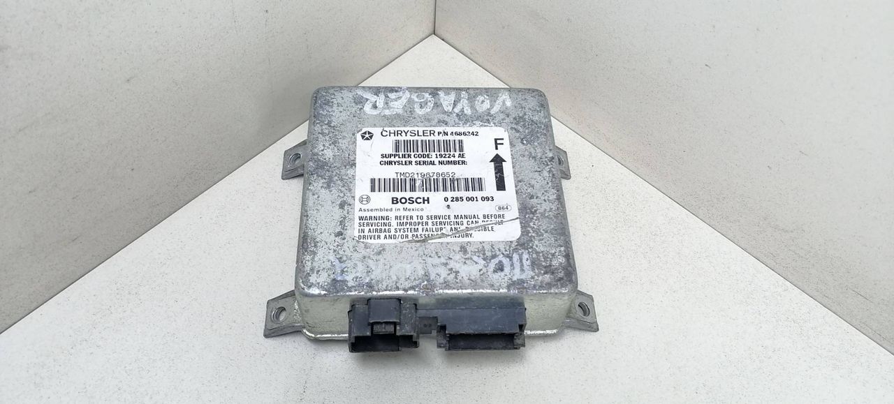 блок AirBag Chrysler Voyager 3 поколение 2001, 0285001093, TMD219678652, 19224AE, 4686242 - фото №1
