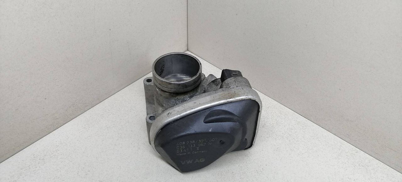 заслонка дроссельная Volkswagen Golf 4 поколение 2005, 1.2 л., бензин, 408238321, 408238007, 036133062N - фото №1