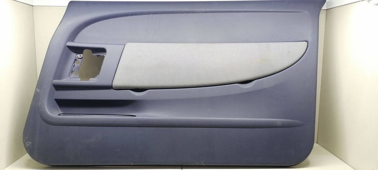 обшивка сдвижной двери Peugeot 1007 1 поколение 2007, 1.6 л., HDi, 9HZ (DV6TED4), дизель, 5МКПП, серебристый, хетчбэк 3 дв., передний привод, 96561698NP - фото №1
