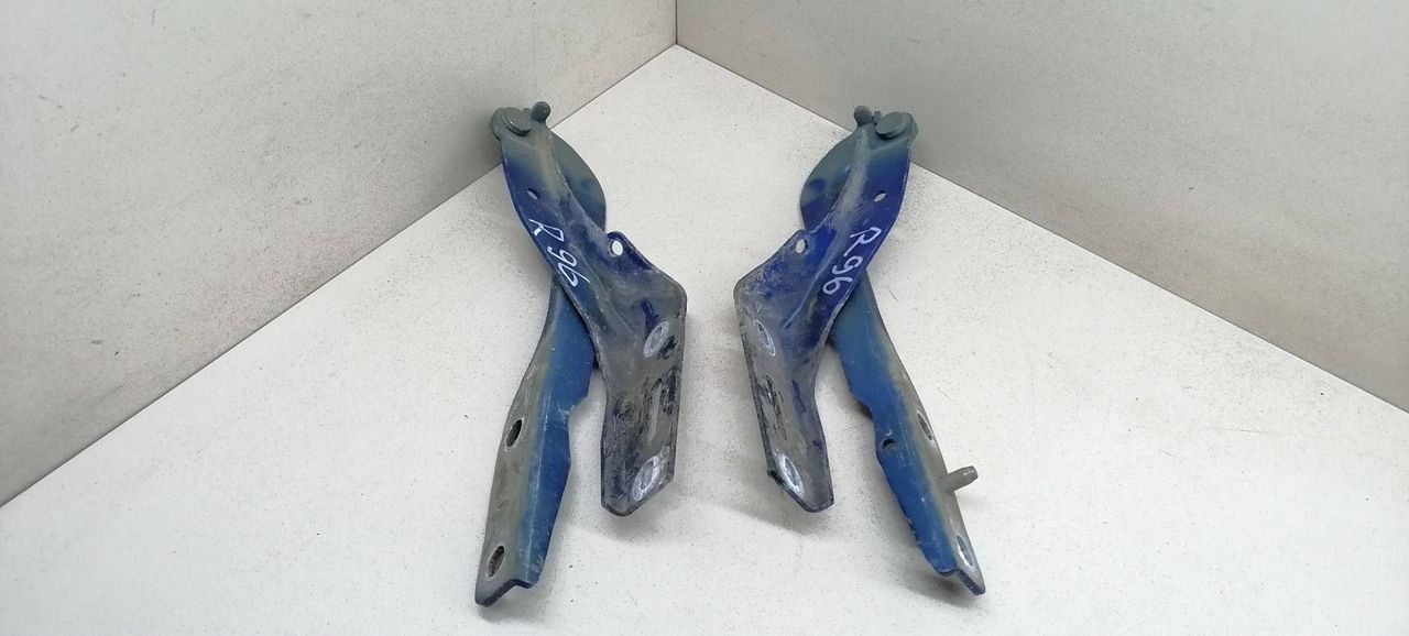 петля капота Peugeot 307 1 поколение 2001, 2.0 л., HDi, RHY (DW10TD), дизель, 5МКПП, синий, хетчбэк 5 дв., передний привод, 791263, 7912A8 - фото №1