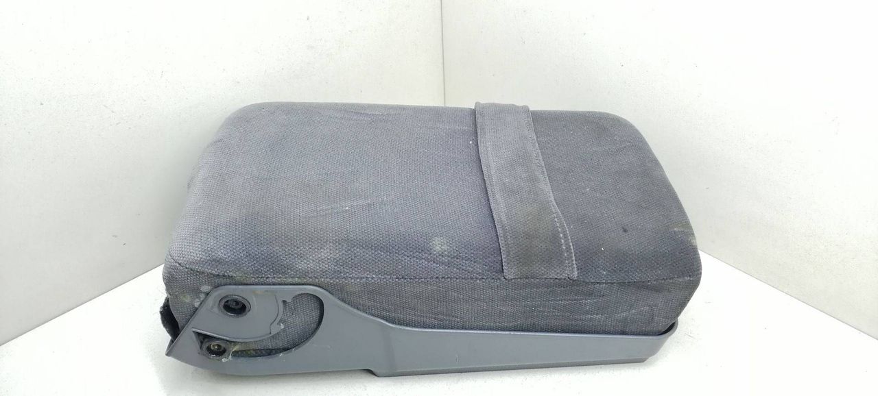 подлокотник сиденья заднего Volvo S80 1 поколение 2000, 2.5 л., TD, D 5252 T, дизель, 5МКПП, серебристый, седан, передний привод, 39974426, 39979999, 8686218 - фото №1