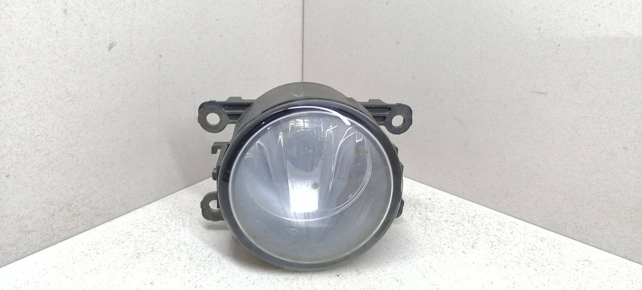 фара противотуманная Renault Laguna 3 поколение BT0A 2009, 1.5 л., DCi, K9K 780, дизель, 6МКПП, серый, хетчбэк 5 дв., передний привод, 8200074008 - фото №1
