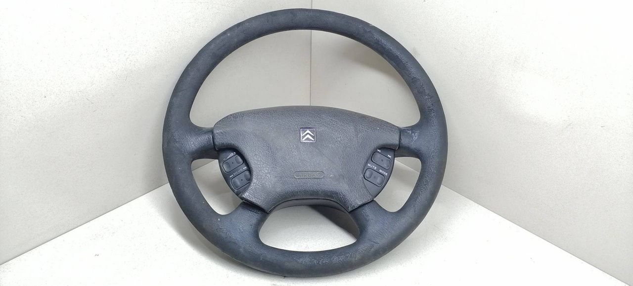 кнопки управления на руле Citroen Xsara 1 поколение 1998, 1.9 л., D, DJY (XUD9A), дизель, 5МКПП, синий, хетчбэк 5 дв., передний привод - фото №1