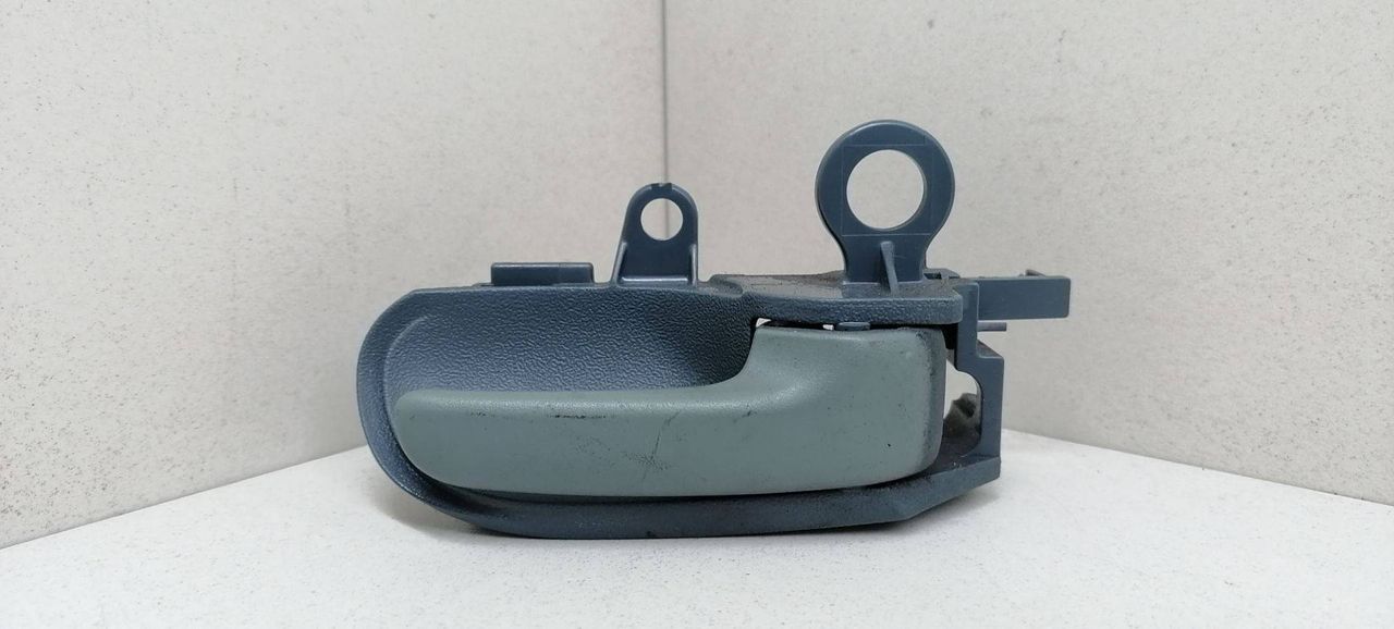 ручка внутренняя задняя правая Toyota Yaris Verso 1 поколение XP20 2002, 1.3 л., бензин, МКПП, фургон - фото №1