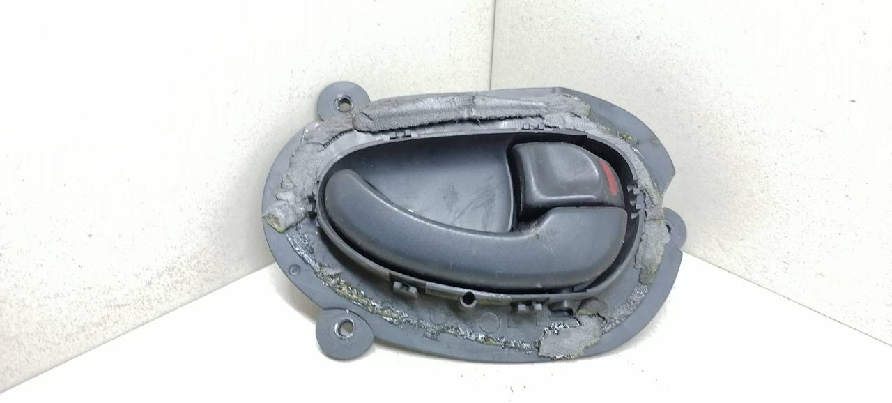 ручка внутренняя задняя правая Peugeot 406 1 поколение 1998, 1.9 л., TD, DHX (XUD9TE), дизель, 5МКПП, зелёный, передний привод, 9616307477 - фото №1