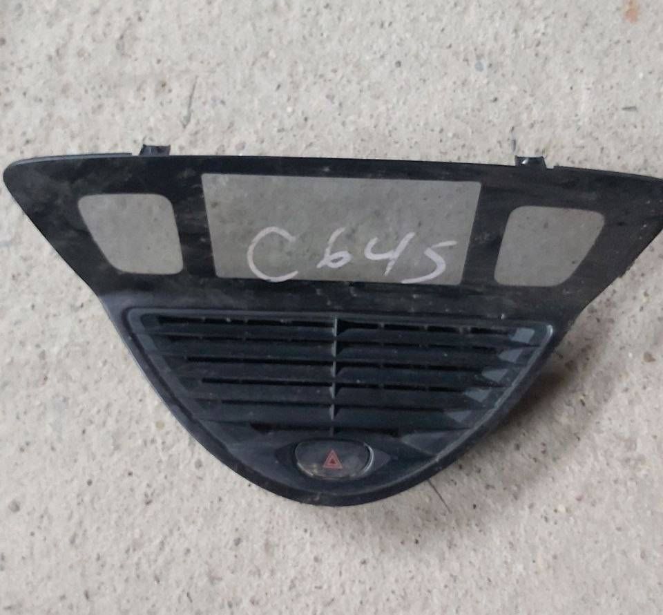 дефлектор обдува салона Subaru Tribeca 1 поколение 2006, 3.0 л., i, EZ30, бензин, АКПП, коричневый, внедорожник 5 дв., полный привод, 66110XA00A - фото №1