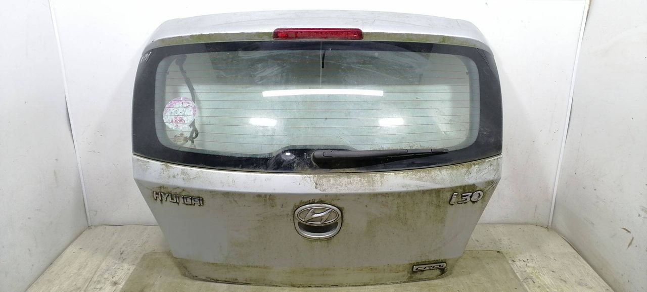 крышка багажника (дверь 3-5) Hyundai i30 1 поколение 2010, 1.6 л., CRDi, дизель, 6МКПП, серебристый, хетчбэк 5 дв., передний привод, 737002R010 - фото №1