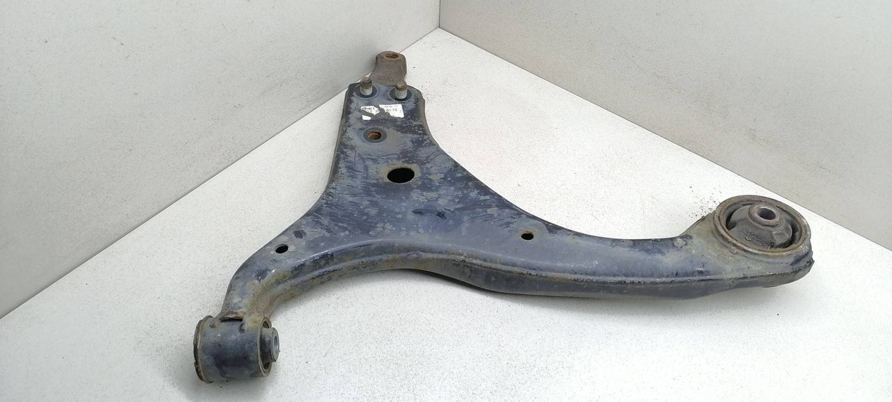 рычаг передний правый Hyundai i30 1 поколение 2010, 1.6 л., CRDi, дизель, 6МКПП, серебристый, хетчбэк 5 дв., передний привод, 545012H000 - фото №1