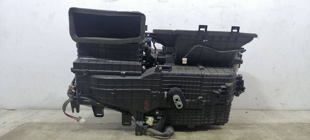 корпус отопителя (печки) Hyundai i30 1 поколение 2010, 1.6 л., CRDi, дизель, 6МКПП, серебристый, хетчбэк 5 дв., передний привод - фото №1